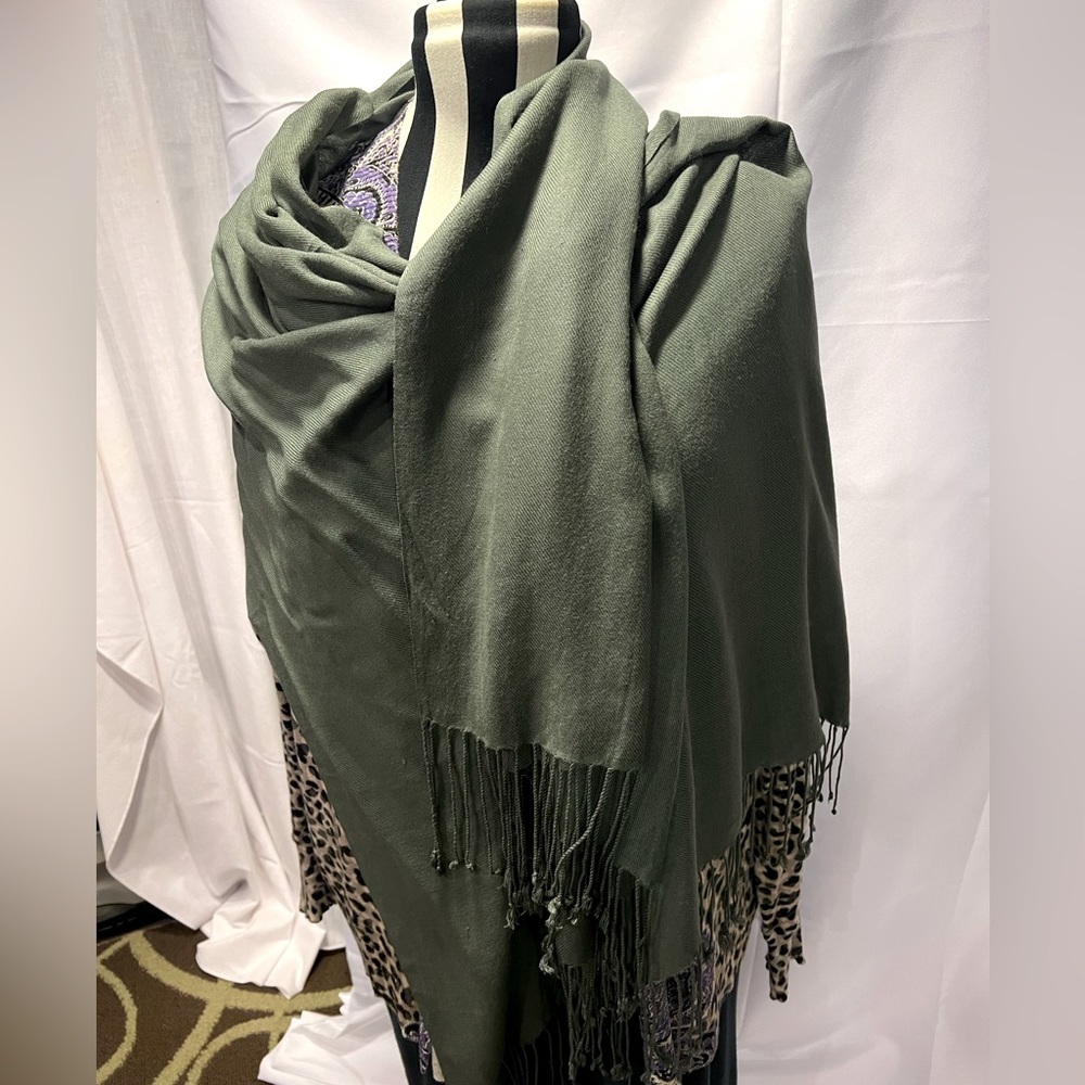 Gray fringed pashmina scarf